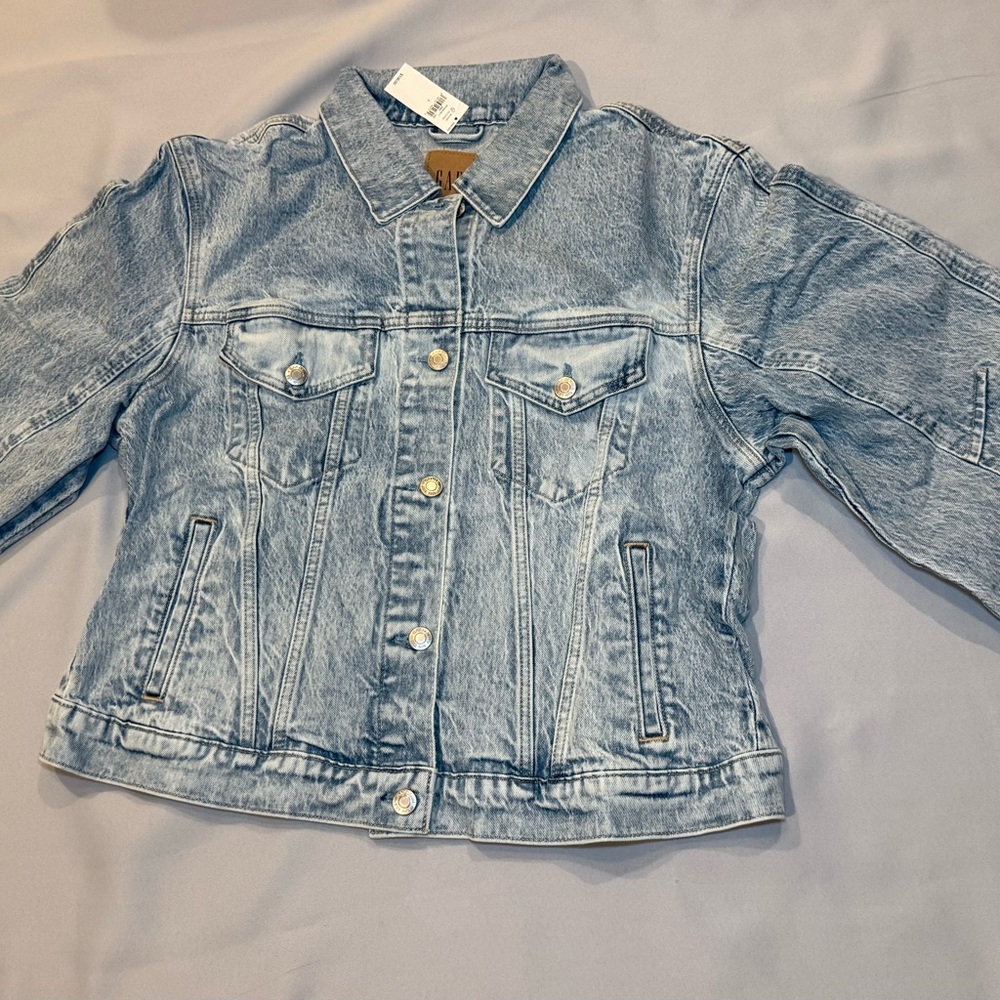 NWT Gap Women’s Light Blue Barrel-Sleeve  Icon Denim Jacket Size L